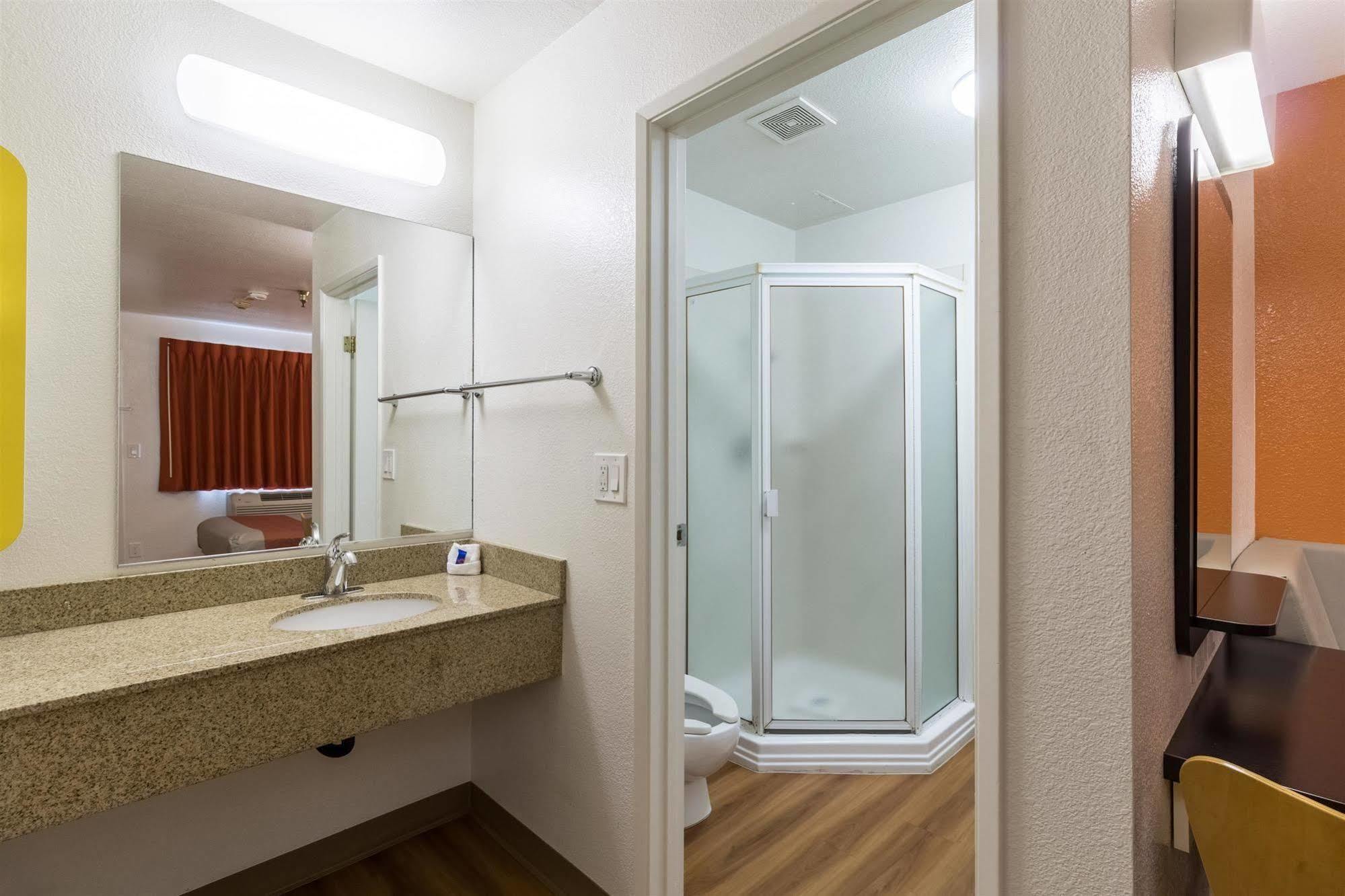 Motel 6-Kirkland, Wa - North קירקלנד מראה חיצוני תמונה